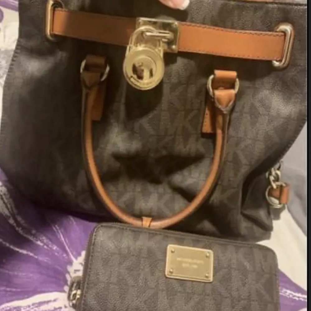 Michael Kors purse and wallet set